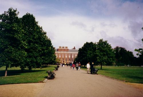 KensingtonPalace2.JPG (28248 bytes)